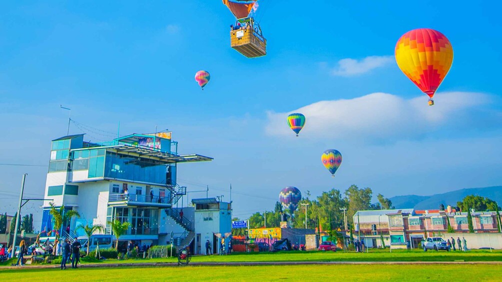 Picture 1 for Activity Teotihuacan: Hot Air Balloon Flight Sky Balloons