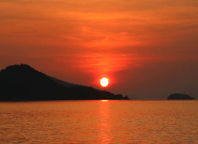 Picture 12 for Activity Ko Lanta: Private Romantic Sunrise by Gondola