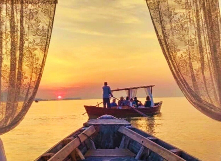 Picture 36 for Activity Ko Lanta: Private Romantic Sunrise by Gondola