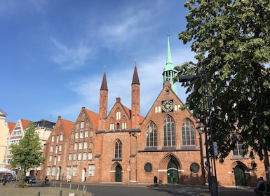 Lübeck: visita guiada privada a patios traseros y casas adosadas