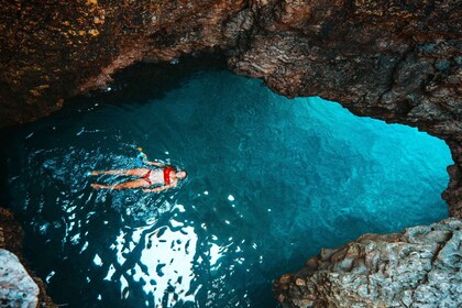 Cabo Kamenjak: recorrido en kayak con experiencia en cuevas