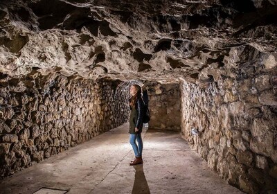 Budapest: recorrido por la cueva del castillo de Buda