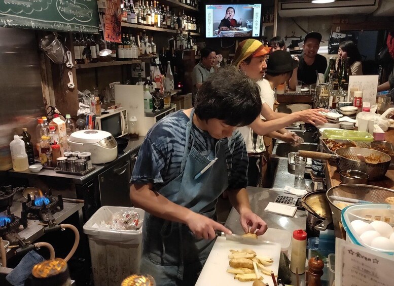 Picture 5 for Activity Hiroshima: Food and Culture Guided Walking Tour with Dinner