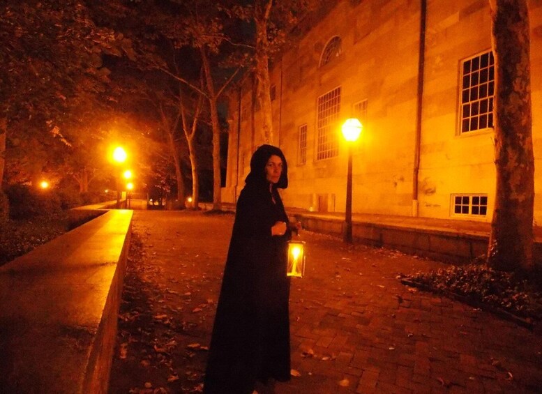 Philadelphia Ghost Tour by Candlelight