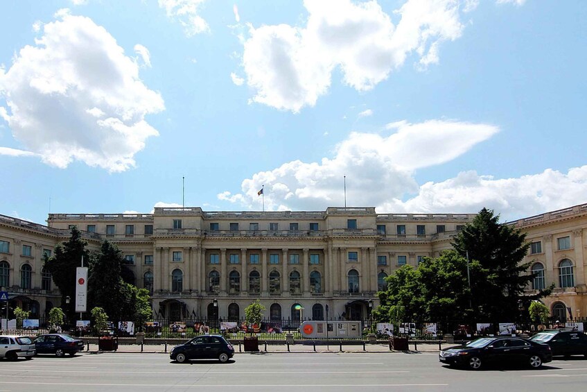 Picture 10 for Activity Bucharest: 2-Hour City Highlights Bike Tour