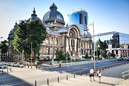 Bucarest: tour in bicicletta di 2 ore dei punti salienti della città