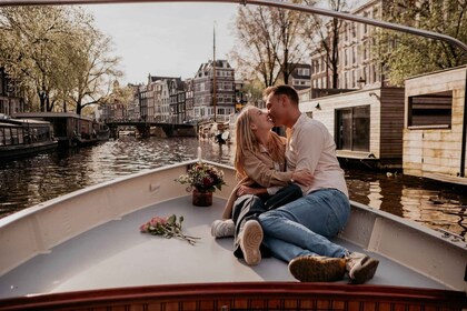 Amsterdam: Romantisk privat kanalrundtur och Prosecco & Snacks