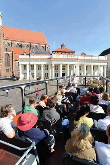 Schwerin: Hop-On Hop-Off Double-Decker Bus Tour