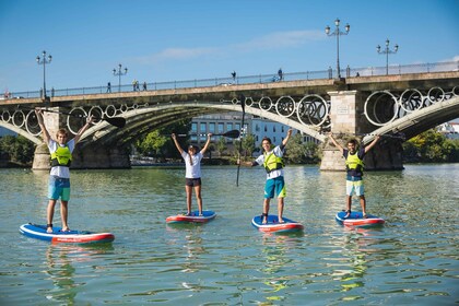 Sevilla: Tur Standup Paddleboarding Siang Hari Selama 1,5 Jam