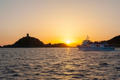 Ajaccio/Porticcio: crucero al atardecer por Sanguinaires y degustación de v...