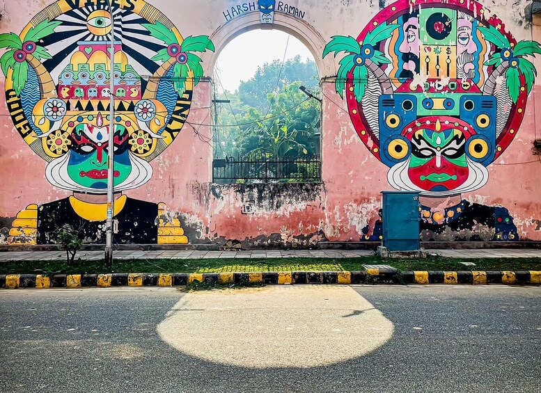 Picture 12 for Activity Delhi's Street Art Walking Tour with Breakfast & Stepwell