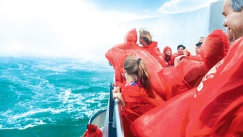 Family-Friendly Tour to Niagara Falls & Niagara-on-the-Lake