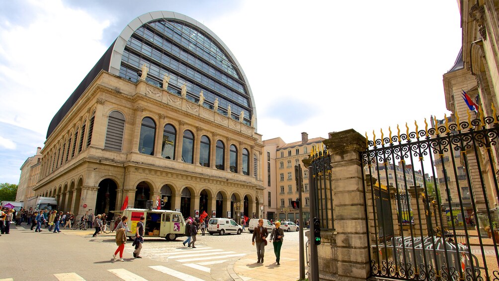 Foto 5 von 5 laden Opera house in Lyon