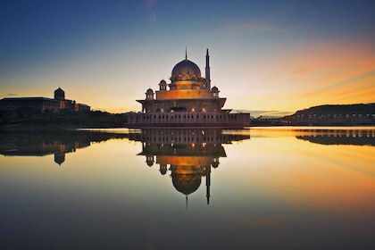 Kuala Lumpur, Putrajaya & Batu Caves Private Tour
