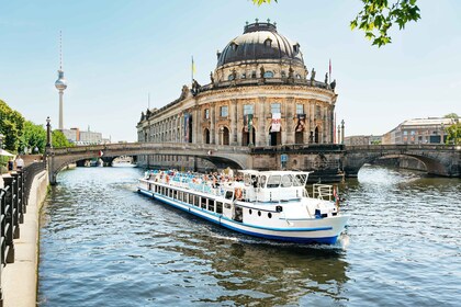 Berlin: 1-stündige Stadtrundfahrt mit dem Boot mit Sitzplatzgarantie