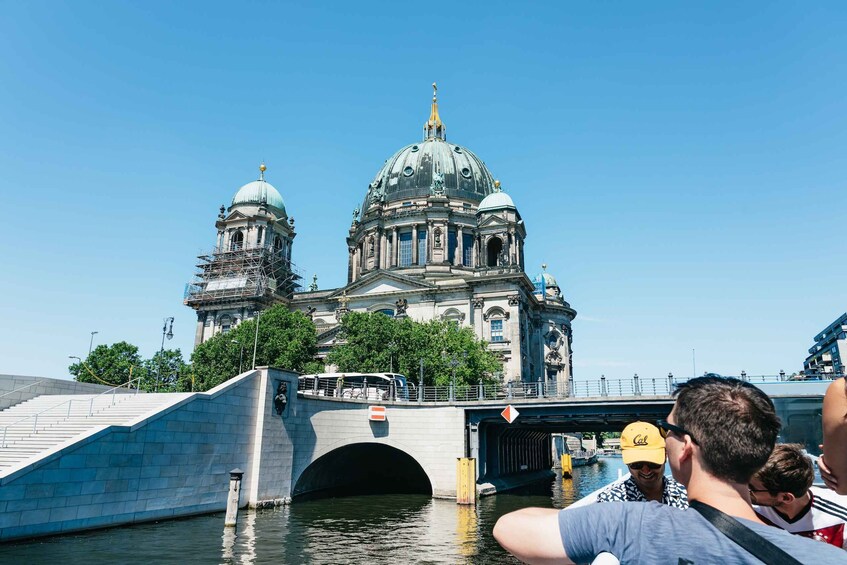 Picture 3 for Activity Berlin: 1-Hour City Tour by Boat with Guaranteed Seating