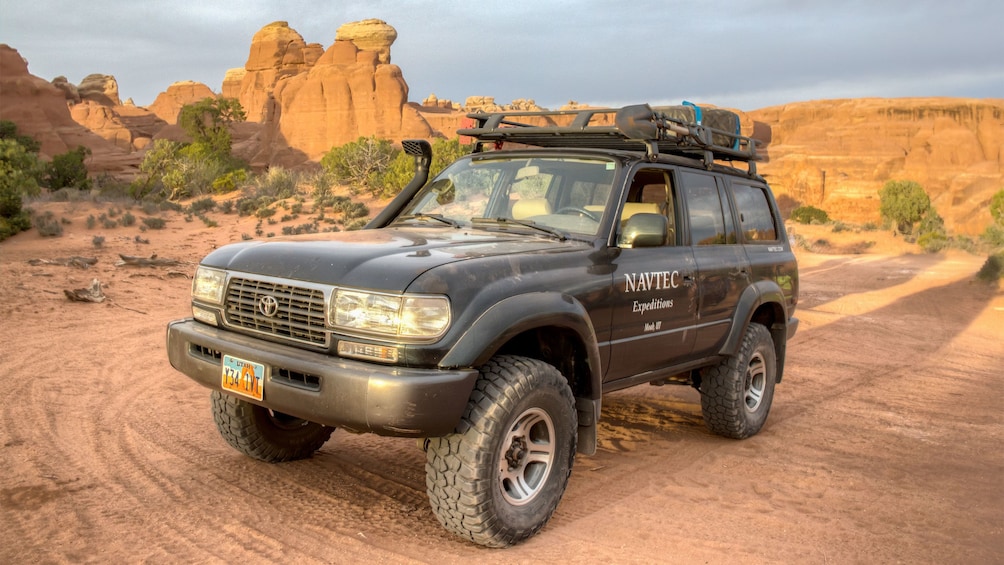 View of a 4x4 on the Arches and Canyonland tour in Utah
