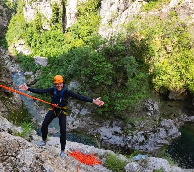 Iz Omisa/Zadvarija: Extremni Canyoning na rijeci Cetin