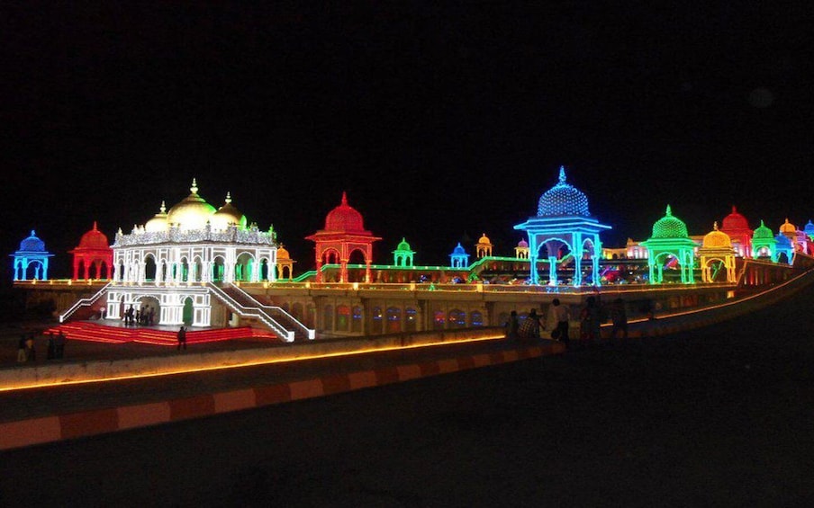 Picture 3 for Activity Ramoji Film City: Full Day Tour with Lunch