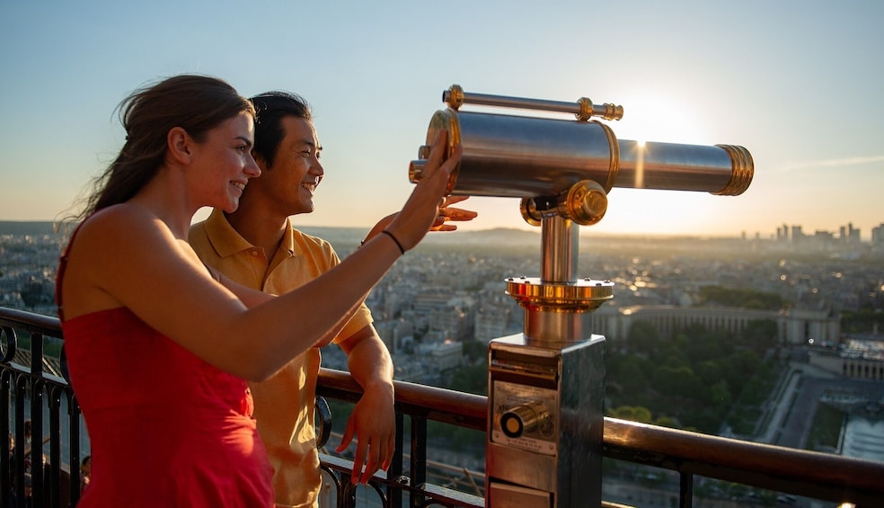 Audioguided visit of the Eiffel Tower (skip the line access)