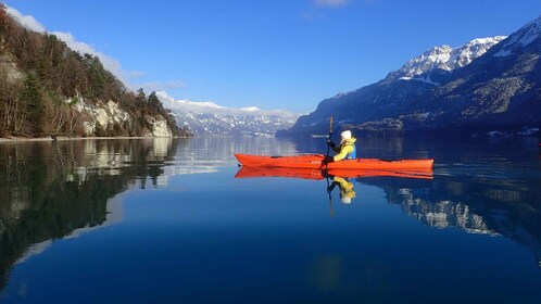 Interlaken: Winter Kayak Tour on Lake Brienz