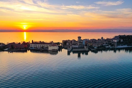 Lago di Garda: crociera nel castello storico con degustazione di vini