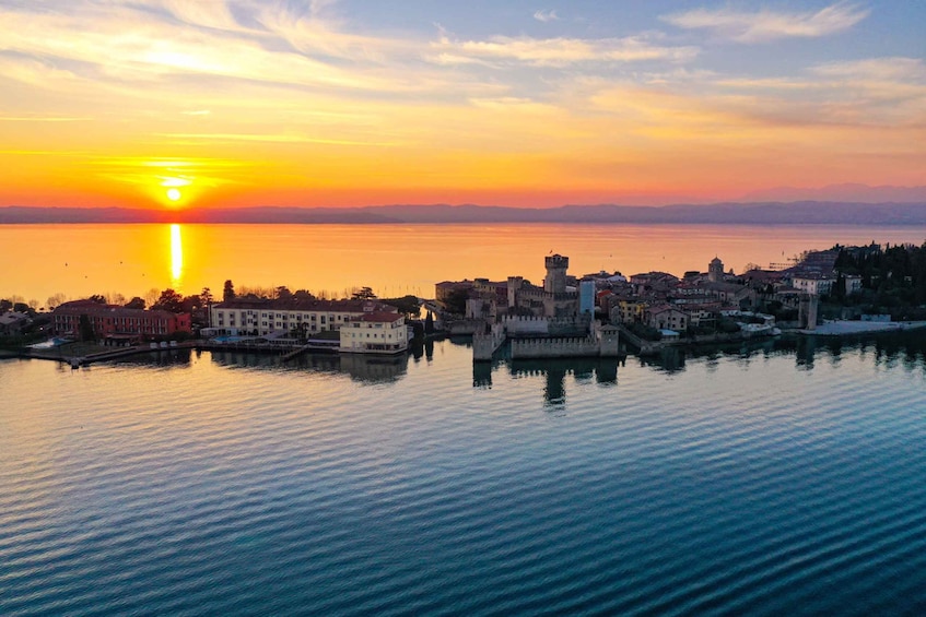 Lake Garda: Historic Castle Cruise with Wine Tasting