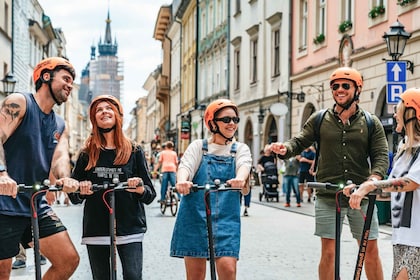 Cracovia: Tour guidato della città in scooter con degustazione di cibo