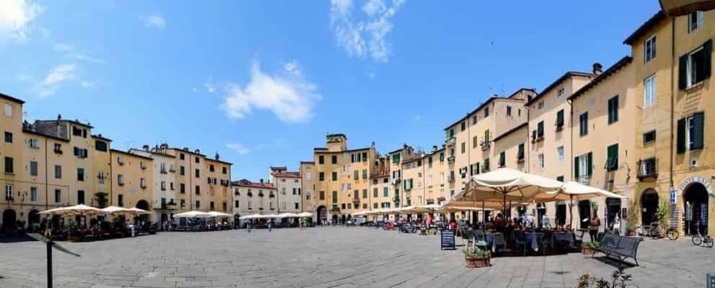 Picture 3 for Activity Lucca: Private Guided Walking Tour