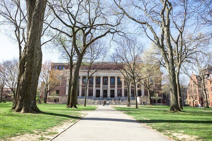 Boston Freedom Trail to Harvard Square Private Driving Tour