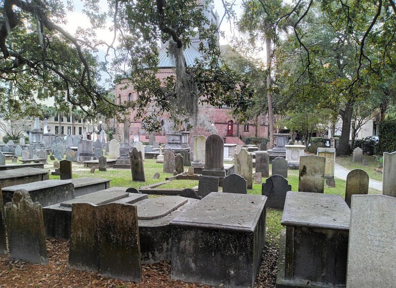 Charleston: Small-Group Ghost Walking Tour at Night