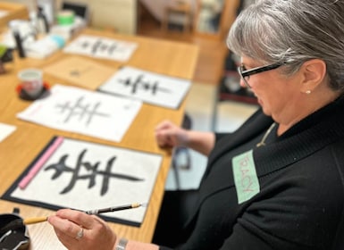 Kyoto: Hausbesuch und Unterricht in japanischer Kalligrafie
