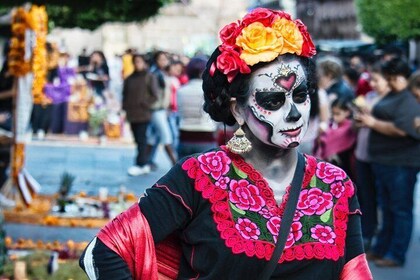 Celebrating Day of the Dead in Xoxocotlan Tour