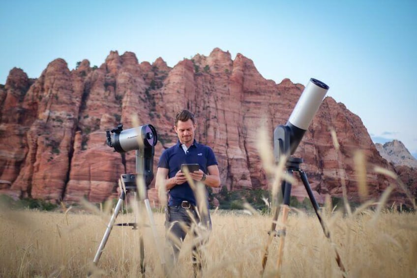 Our certified astronomer Matthias with his state-of-the-art telescopes 