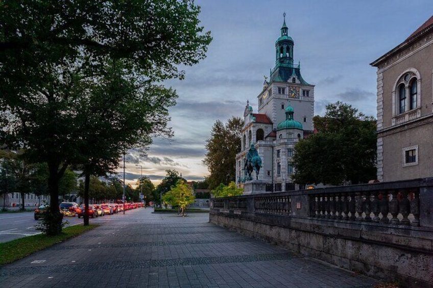 Munich Save Your Friend City Exploration Game