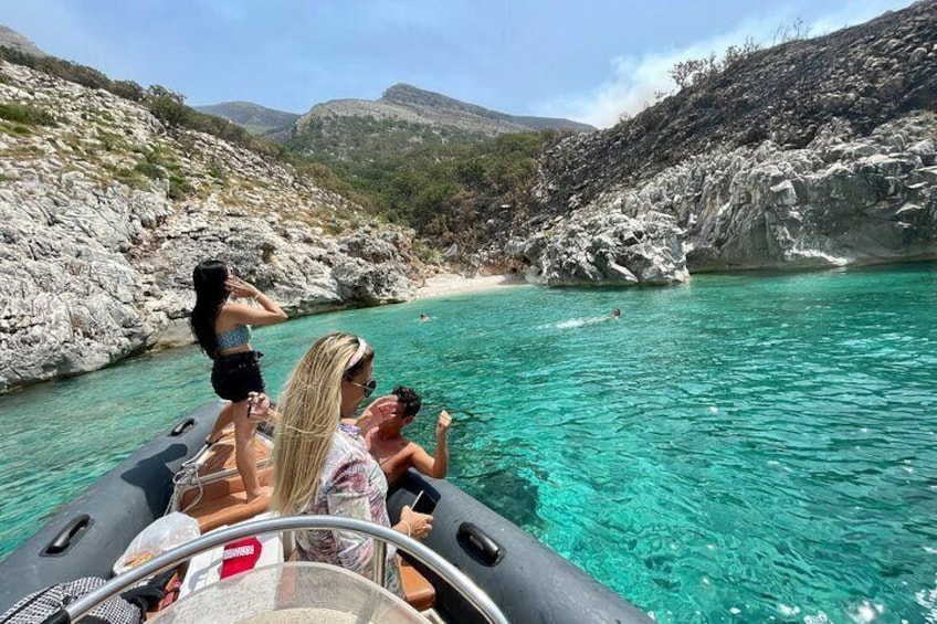 Private Speedboat For The Grand Tour Of National Park & Grama Bay