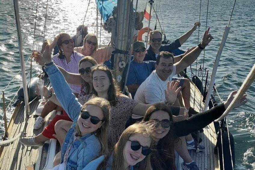 Small Group Sailboat Sunset Tour in Lisbon with a Drink