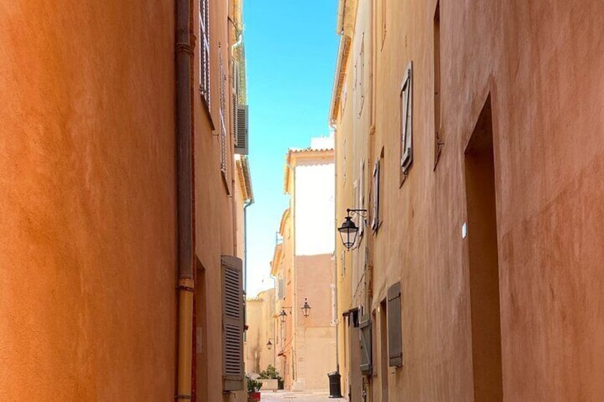 Saint Tropez Guided Tour and Tarte Tropezienne Tasting