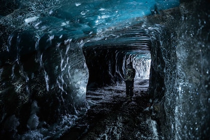 Vom Gullfoss aus: Langjökull-Eishöhle und Schneemobil-Tour