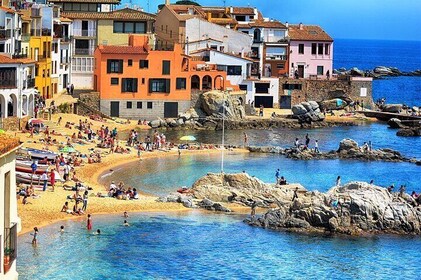 Girona and Costa Brava Private Tour with Pickup from Barcelona