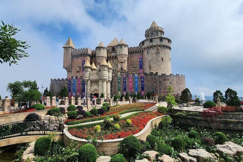 Full Day Da Nang Golden Bridge & Ba Na Hills Small Group (12paxs)