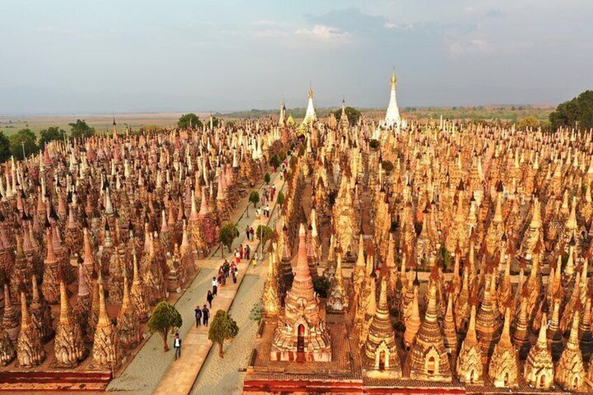2000 ancient pagodas lined together