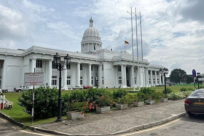 Colombo City Tour With Historical Places ( All-inclusive )