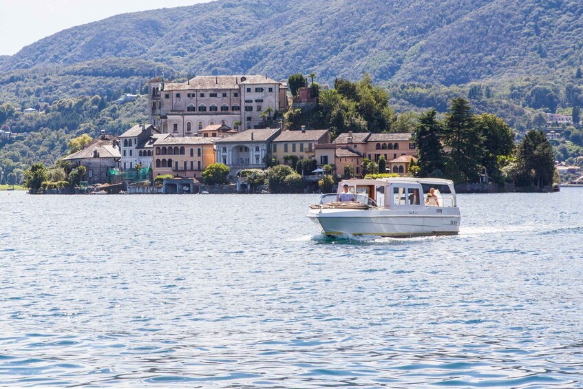 Picture 2 for Activity Lake Orta: 1-Hour Boat Tour