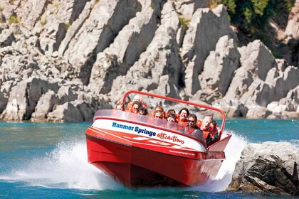 Mata Air Hanmer: Kombinasi Perahu Jet dan Bungy Jump