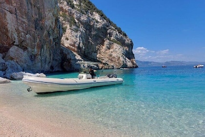 Dinghy tour Cala Goloritze Mariolu Biriala and Grotta del Fico