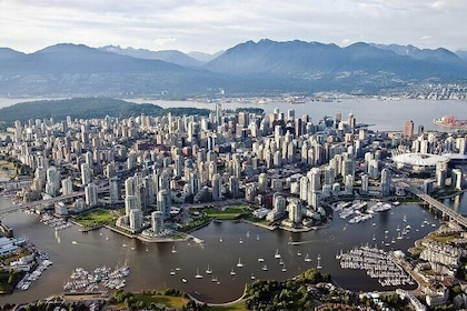 7hr Private Sightseeing Tour-Vancouver City fr YVR or Cruise Port