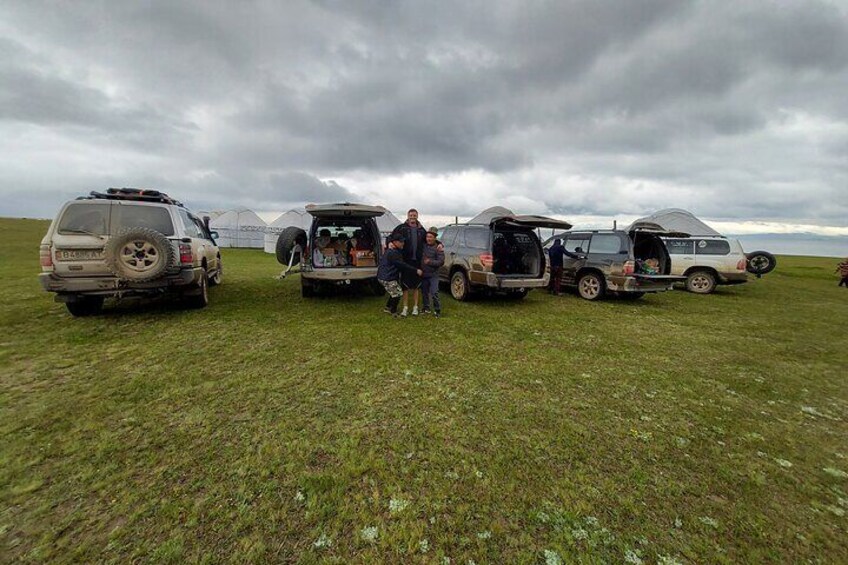 4×4 Private Driver and Guide in Kyrgyzstan