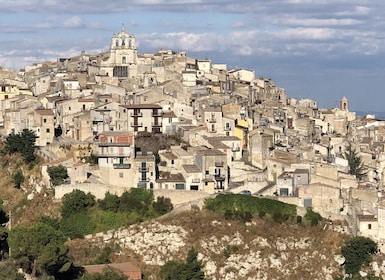 Mussomeli: Manfredonic Castle and Churches Walking Tour