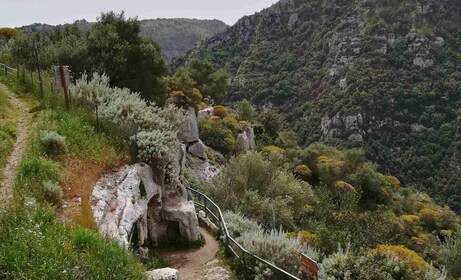 Ferla: Visita a la Reserva Natural UNESCO de Pantalica con parada para nada...